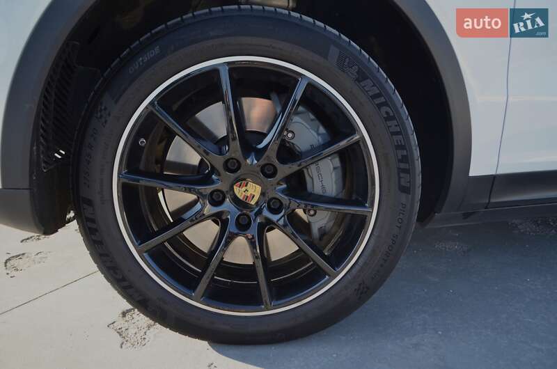 Внедорожник / Кроссовер Porsche Cayenne 2018 в Киеве