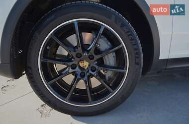 Позашляховик / Кросовер Porsche Cayenne 2018 в 
