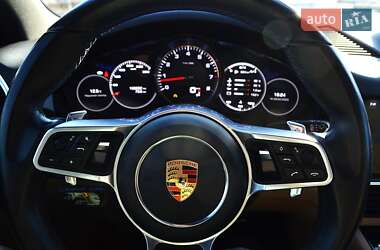 Позашляховик / Кросовер Porsche Cayenne 2018 в 