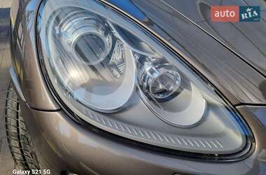 Внедорожник / Кроссовер Porsche Cayenne 2014 в 