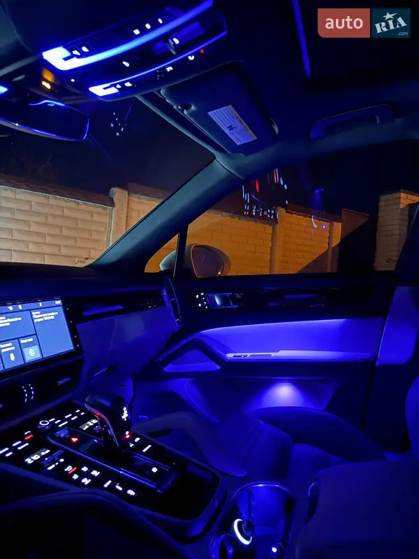Позашляховик / Кросовер Porsche Cayenne 2018 в 