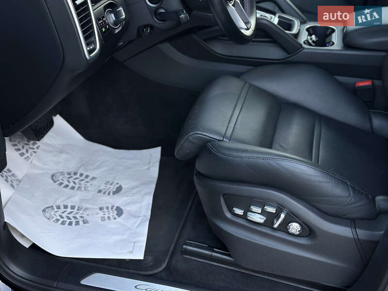 Внедорожник / Кроссовер Porsche Cayenne 2019 в Киеве фото 56 Внедорожник / Кроссовер Porsche Cayenne 2019 в Киеве