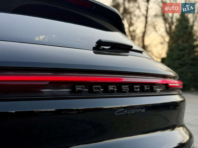 Внедорожник / Кроссовер Porsche Cayenne 2024 в Львове