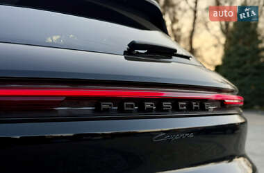 Позашляховик / Кросовер Porsche Cayenne 2024 в 
