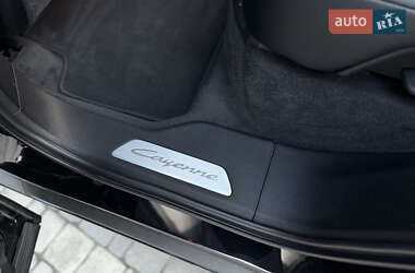Внедорожник / Кроссовер Porsche Cayenne 2024 в Львове