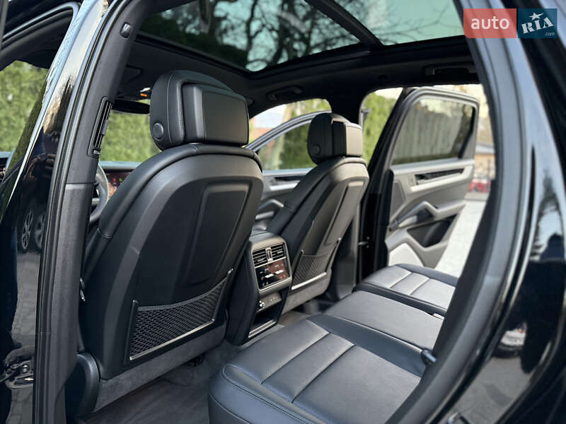 Внедорожник / Кроссовер Porsche Cayenne 2024 в Львове