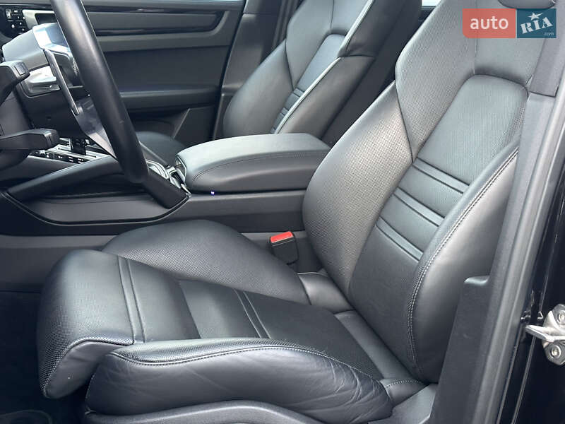 Внедорожник / Кроссовер Porsche Cayenne 2019 в Киеве фото 48 Внедорожник / Кроссовер Porsche Cayenne 2019 в Киеве