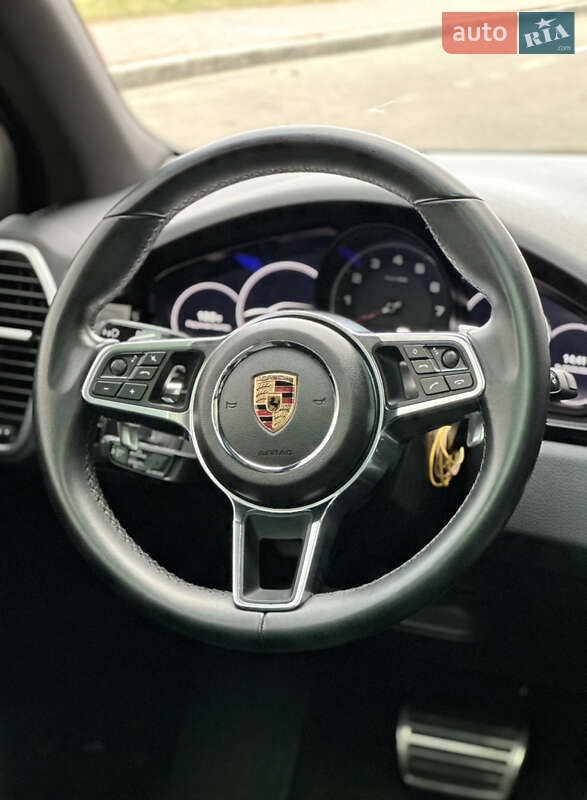 Позашляховик / Кросовер Porsche Cayenne 2018 в Дніпрі