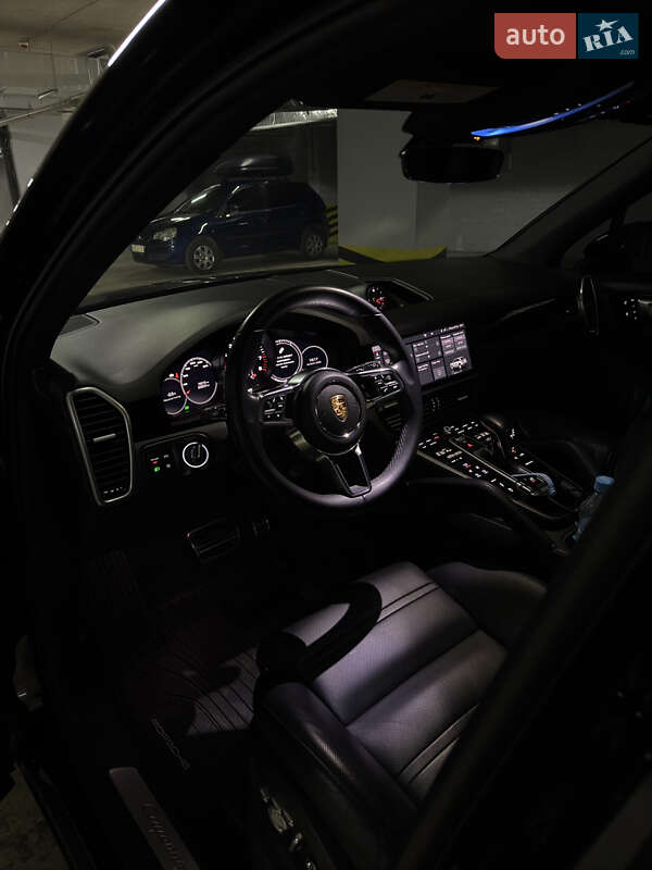 Внедорожник / Кроссовер Porsche Cayenne 2018 в Днепре