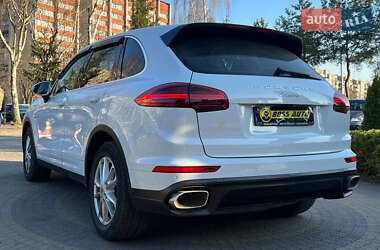 Позашляховик / Кросовер Porsche Cayenne 2016 в 