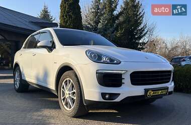 Позашляховик / Кросовер Porsche Cayenne 2016 в 