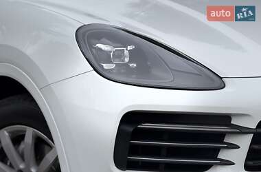 Позашляховик / Кросовер Porsche Cayenne 2017 в 