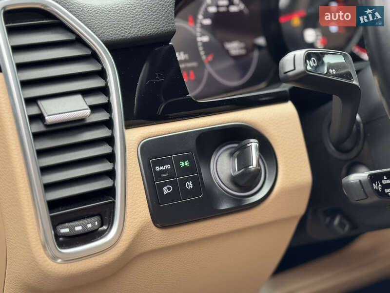 Позашляховик / Кросовер Porsche Cayenne 2021 в Києві