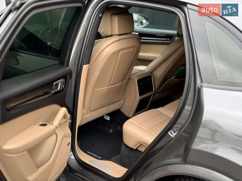 Позашляховик / Кросовер Porsche Cayenne 2021 в Києві