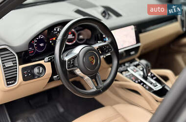 Внедорожник / Кроссовер Porsche Cayenne 2021 в 
