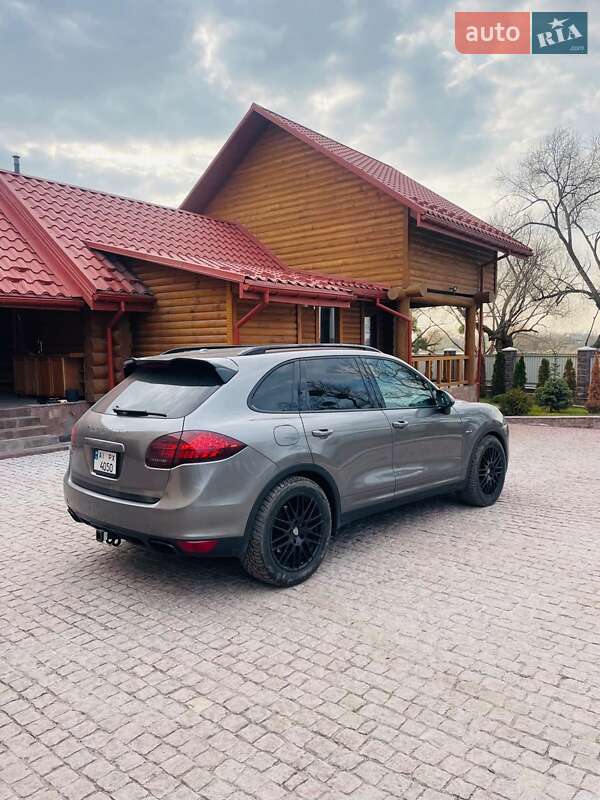 Внедорожник / Кроссовер Porsche Cayenne 2013 в Фастове