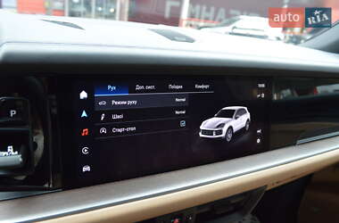 Внедорожник / Кроссовер Porsche Cayenne 2023 в 