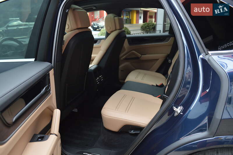 Внедорожник / Кроссовер Porsche Cayenne 2023 в Львове