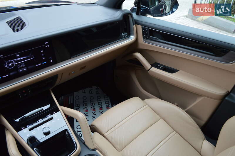 Внедорожник / Кроссовер Porsche Cayenne 2023 в Львове