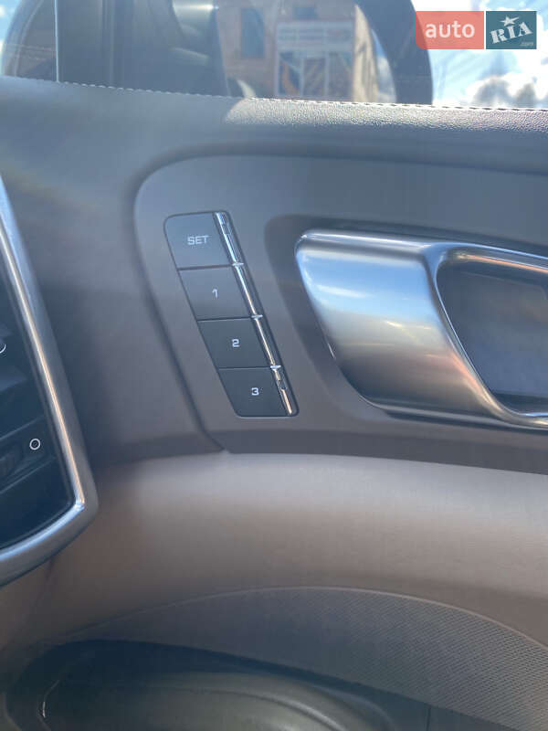 Внедорожник / Кроссовер Porsche Cayenne 2013 в Житомире фото 27 Внедорожник / Кроссовер Porsche Cayenne 2013 в Житомире