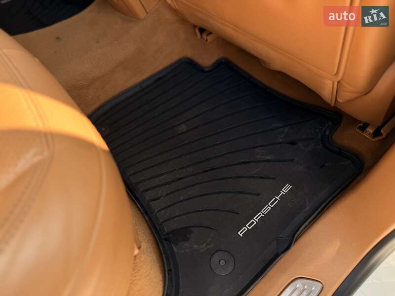 Позашляховик / Кросовер Porsche Cayenne 2013 в Львові