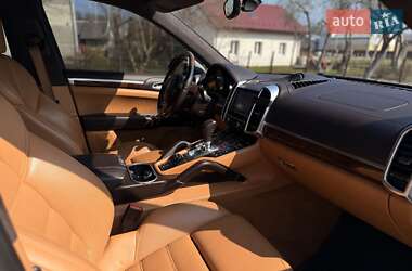 Позашляховик / Кросовер Porsche Cayenne 2013 в 