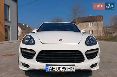 Позашляховик / Кросовер Porsche Cayenne 2013 в 