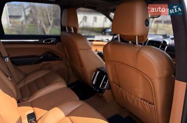 Позашляховик / Кросовер Porsche Cayenne 2013 в 