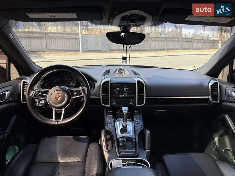 Внедорожник / Кроссовер Porsche Cayenne 2016 в Киеве фото 15 Внедорожник / Кроссовер Porsche Cayenne 2016 в Киеве