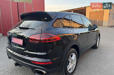 Внедорожник / Кроссовер Porsche Cayenne 2016 в 
