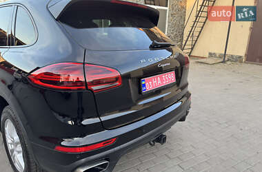 Внедорожник / Кроссовер Porsche Cayenne 2016 в 