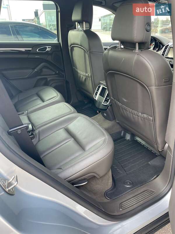 Позашляховик / Кросовер Porsche Cayenne 2015 в Києві фото 19 Позашляховик / Кросовер Porsche Cayenne 2015 в Києві