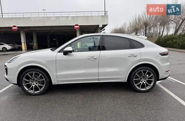Внедорожник / Кроссовер Porsche Cayenne 2022 в 
