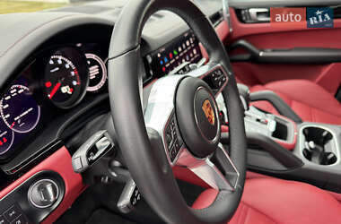 Внедорожник / Кроссовер Porsche Cayenne 2022 в 