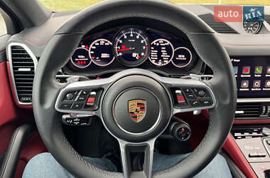 Внедорожник / Кроссовер Porsche Cayenne 2022 в 