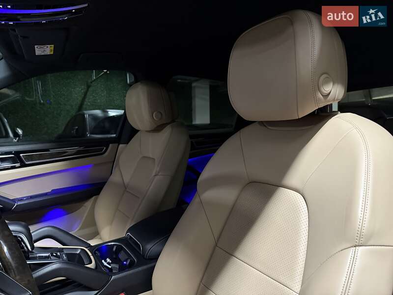 Внедорожник / Кроссовер Porsche Cayenne 2018 в Киеве
