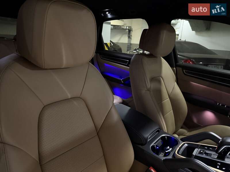 Внедорожник / Кроссовер Porsche Cayenne 2018 в Киеве