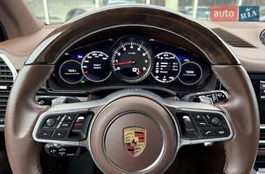 Позашляховик / Кросовер Porsche Cayenne 2019 в 