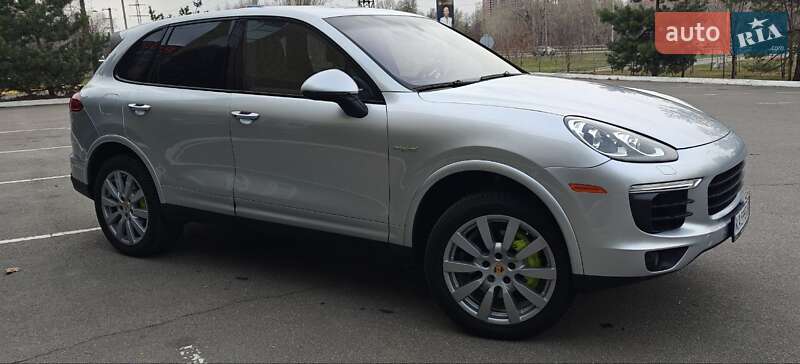 Позашляховик / Кросовер Porsche Cayenne 2016 в Києві