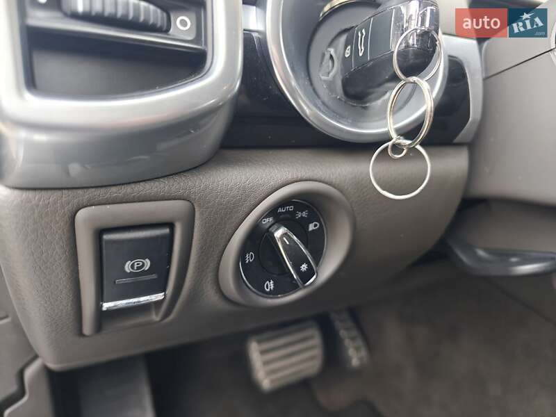 Позашляховик / Кросовер Porsche Cayenne 2016 в Києві