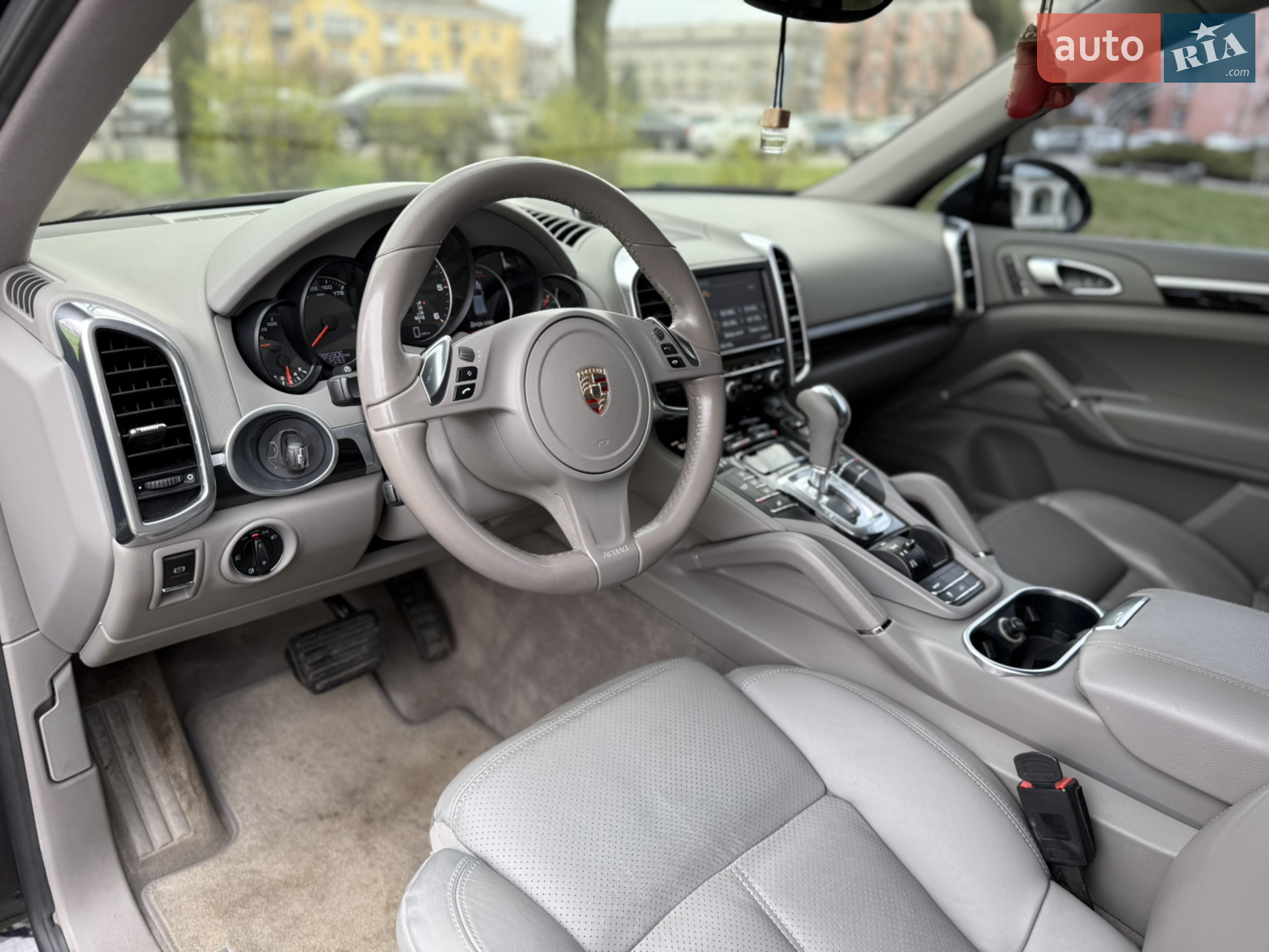 2013 Porsche Cayenne - мініатюра 27