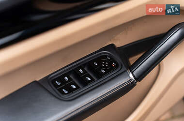 Внедорожник / Кроссовер Porsche Cayenne 2019 в 