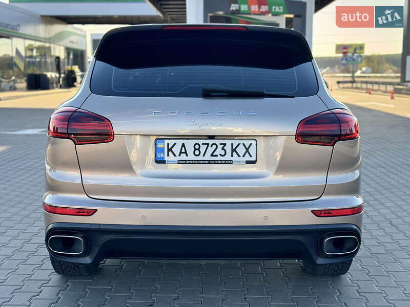 Внедорожник / Кроссовер Porsche Cayenne 2015 в Киеве