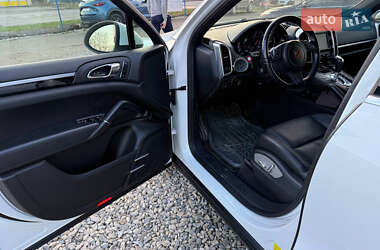 Внедорожник / Кроссовер Porsche Cayenne 2013 в 