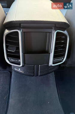 Внедорожник / Кроссовер Porsche Cayenne 2013 в 