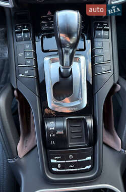 Внедорожник / Кроссовер Porsche Cayenne 2013 в 