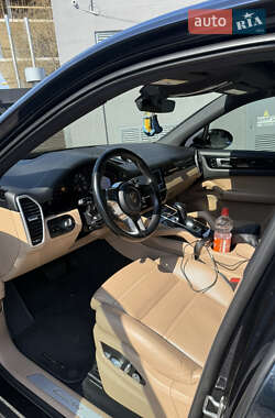 Позашляховик / Кросовер Porsche Cayenne 2019 в 