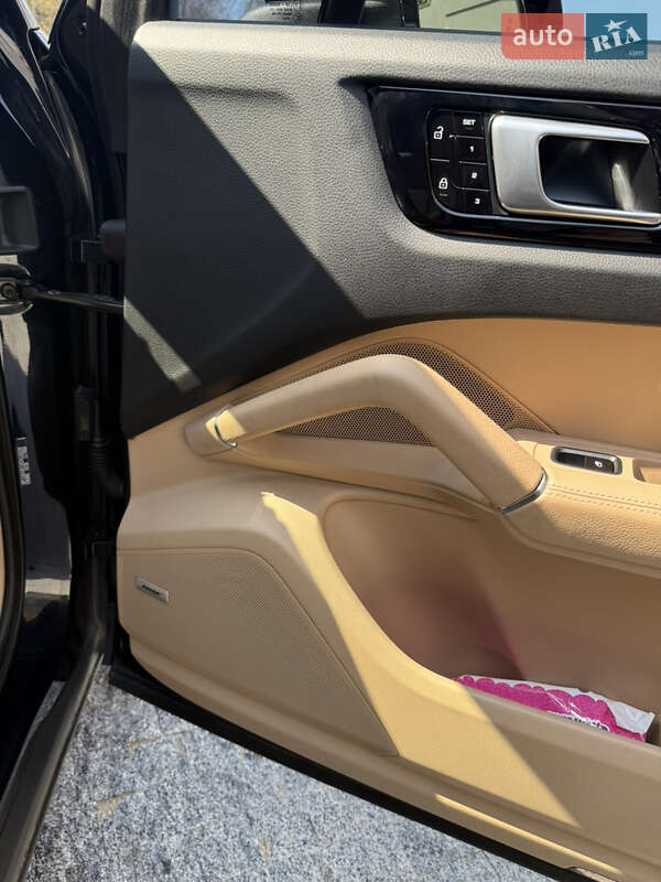 Позашляховик / Кросовер Porsche Cayenne 2019 в Києві