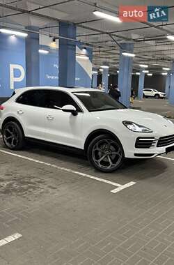 Внедорожник / Кроссовер Porsche Cayenne 2020 в 