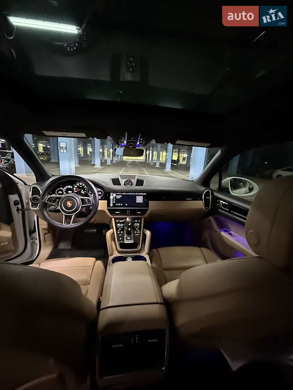 Внедорожник / Кроссовер Porsche Cayenne 2020 в Киеве